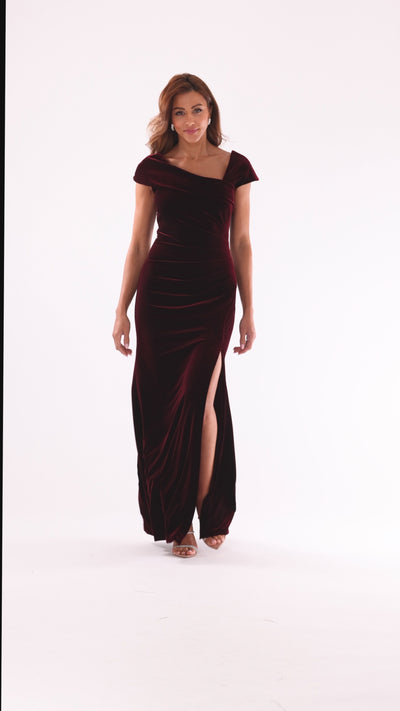 Katie DRESS IN VELVET 原宿 Brielle Squared Neckline Velvet Midi Dress in Green